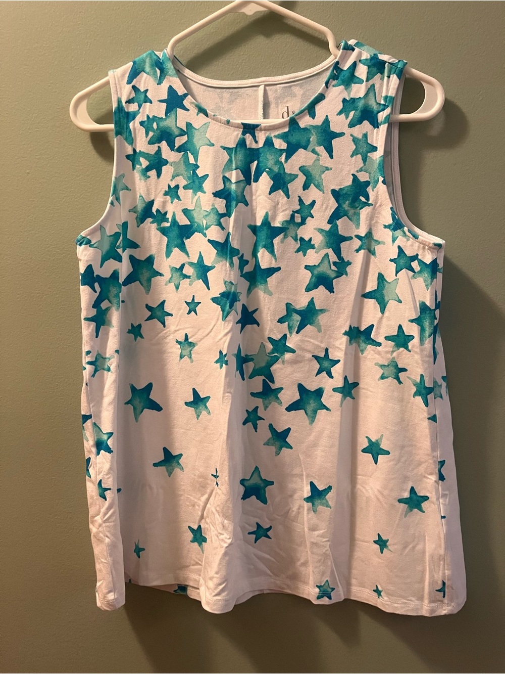 Denim & Co Sleeveless White Tank Top with Teal Star Print